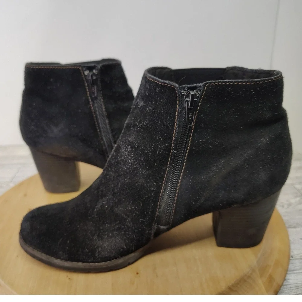 Clarks Black Suede Ankle Boots Block Heel Casual Booties Women‎ Size 11M